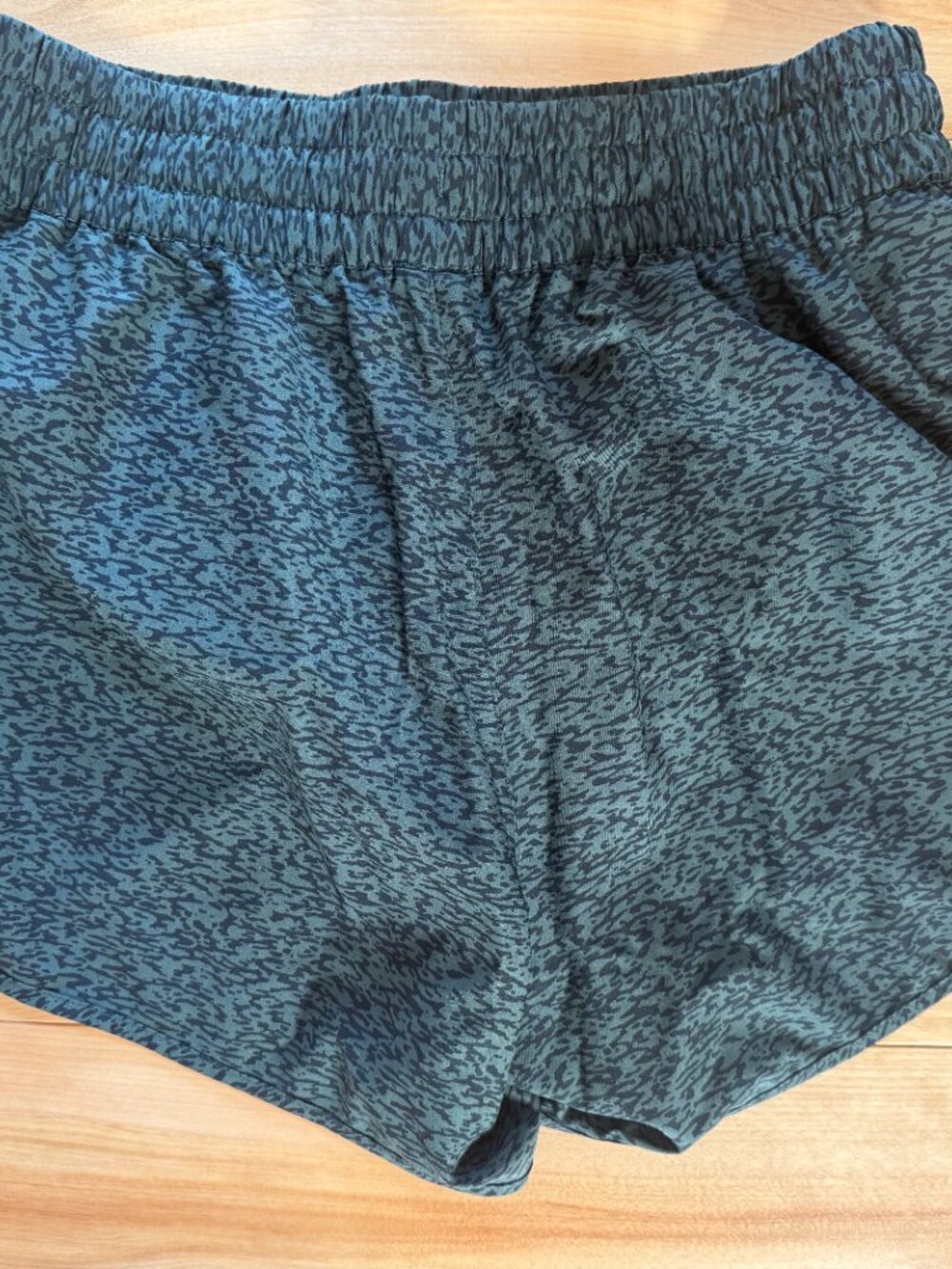 Vuori Clementine Shorts 4" - Picture 2 of 2